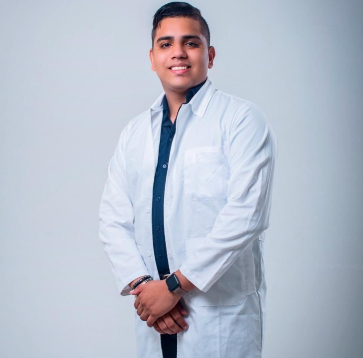Carlos Vergara — Optómetra certificado en Optikao Barranquilla